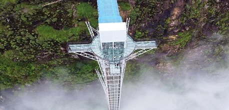 Đi cầu kính Sa Pa trải nghiệm “dạo bước trên mây” cực đỉnh