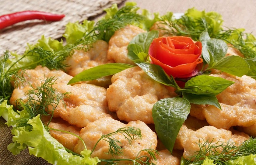 Chả mực Hạ Long Phúc nổi tiếng với hương vị thơm ngon, chất lượng