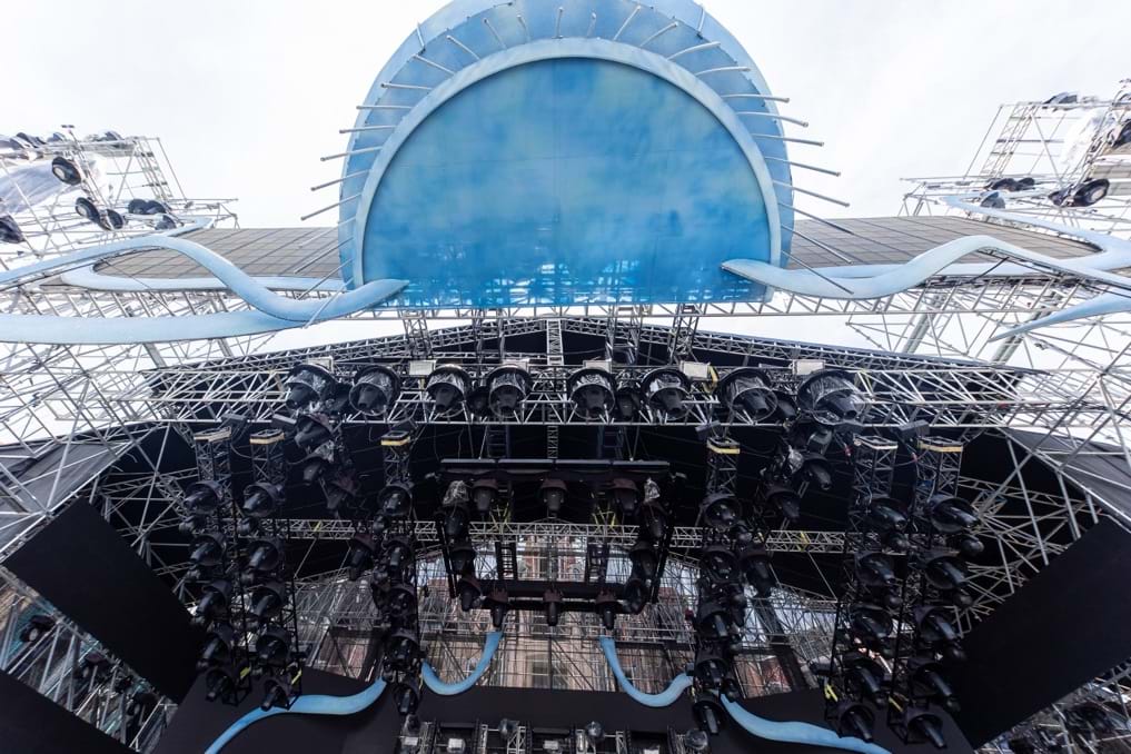 Charlie Puth and the Vietnamese artists at 8Wonder