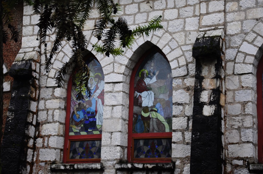 Chất liệu nhà thờ đá Sa Pa