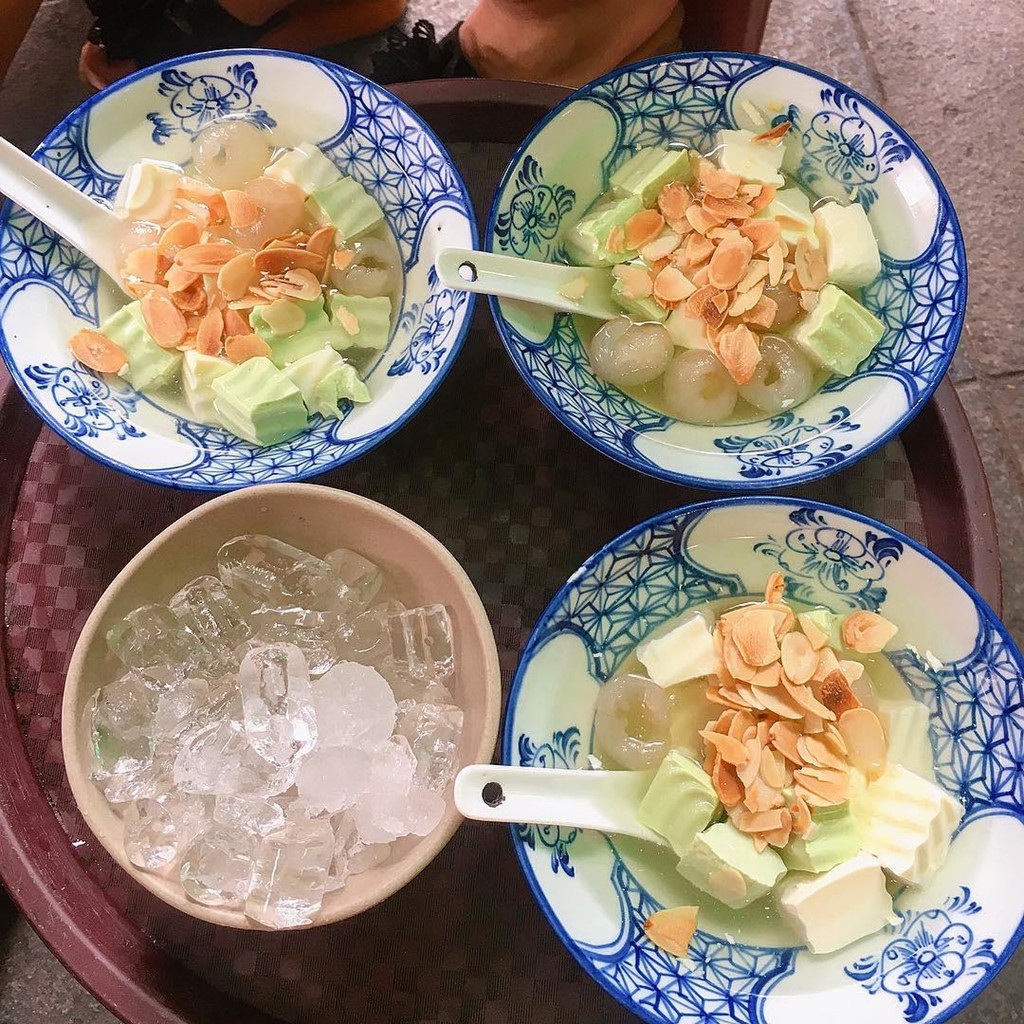 Quán sạch sẽ, chè chất lượng nên thực khách nào cũng yêu thích