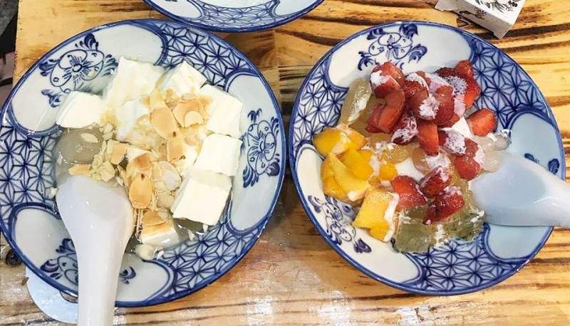 Chè khúc bạch đầy đủ topping mà giá cả phải chăng 