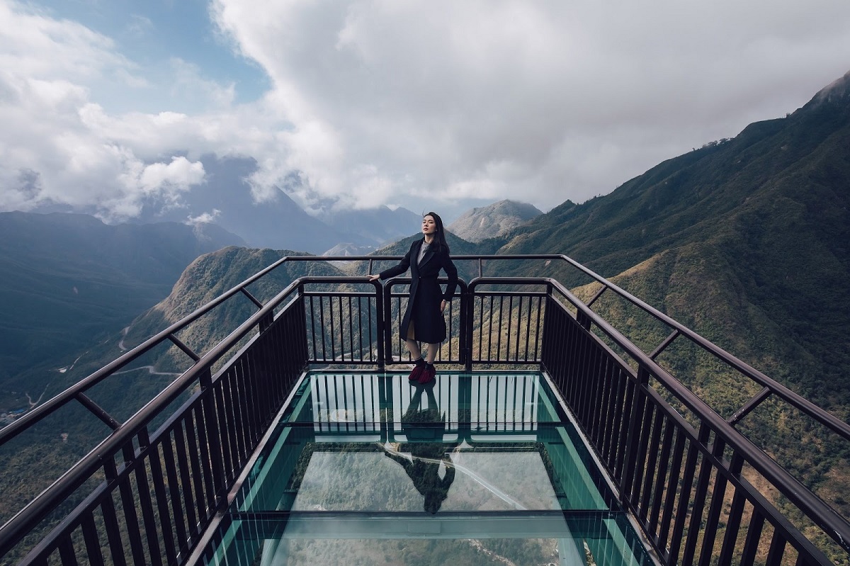 Check in cầu kính Sa Pa