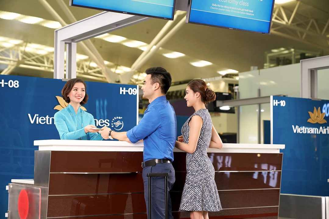 Check-in sân bay là gì Hành khách làm thủ tục trước khi lên máy bay