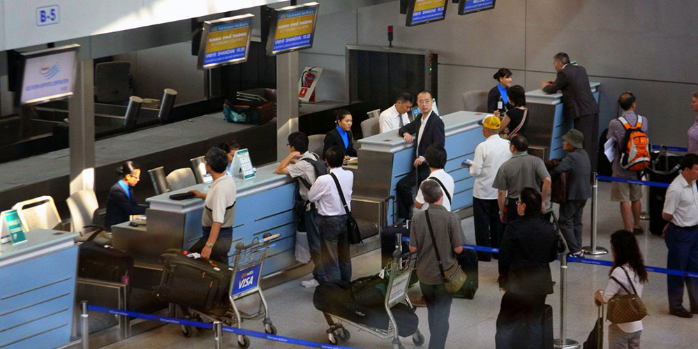 Check-in sân bay là gì Check-in sân bay là quá trình hành khách làm một số thủ tục cần thiết trước khi lên máy bay