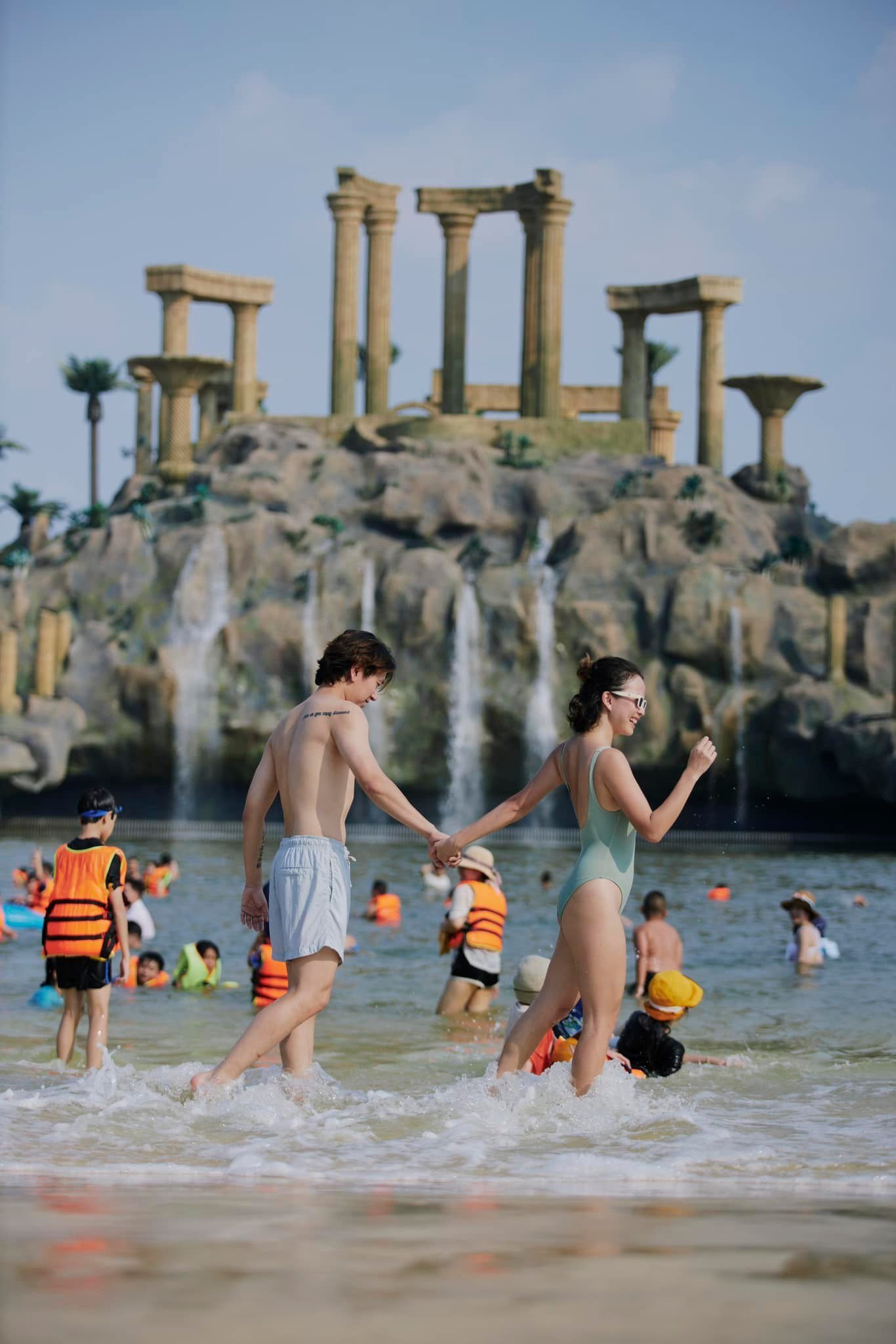 Biển nhân tạo Vinhomes Ocean Park 2 Check in VinWonders Wave Park