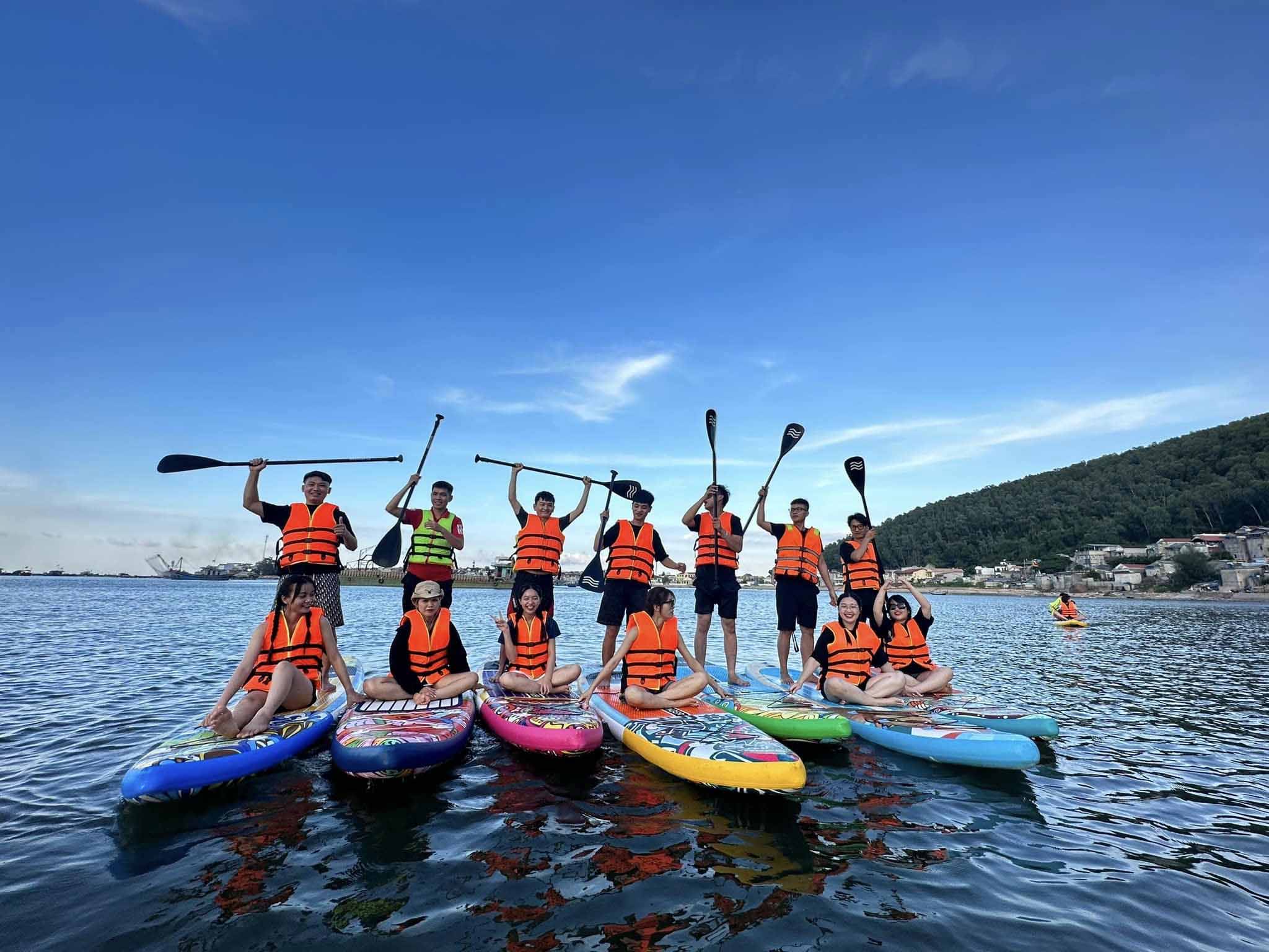 Bãi Đông Chèo SUP tại Bãi Đông