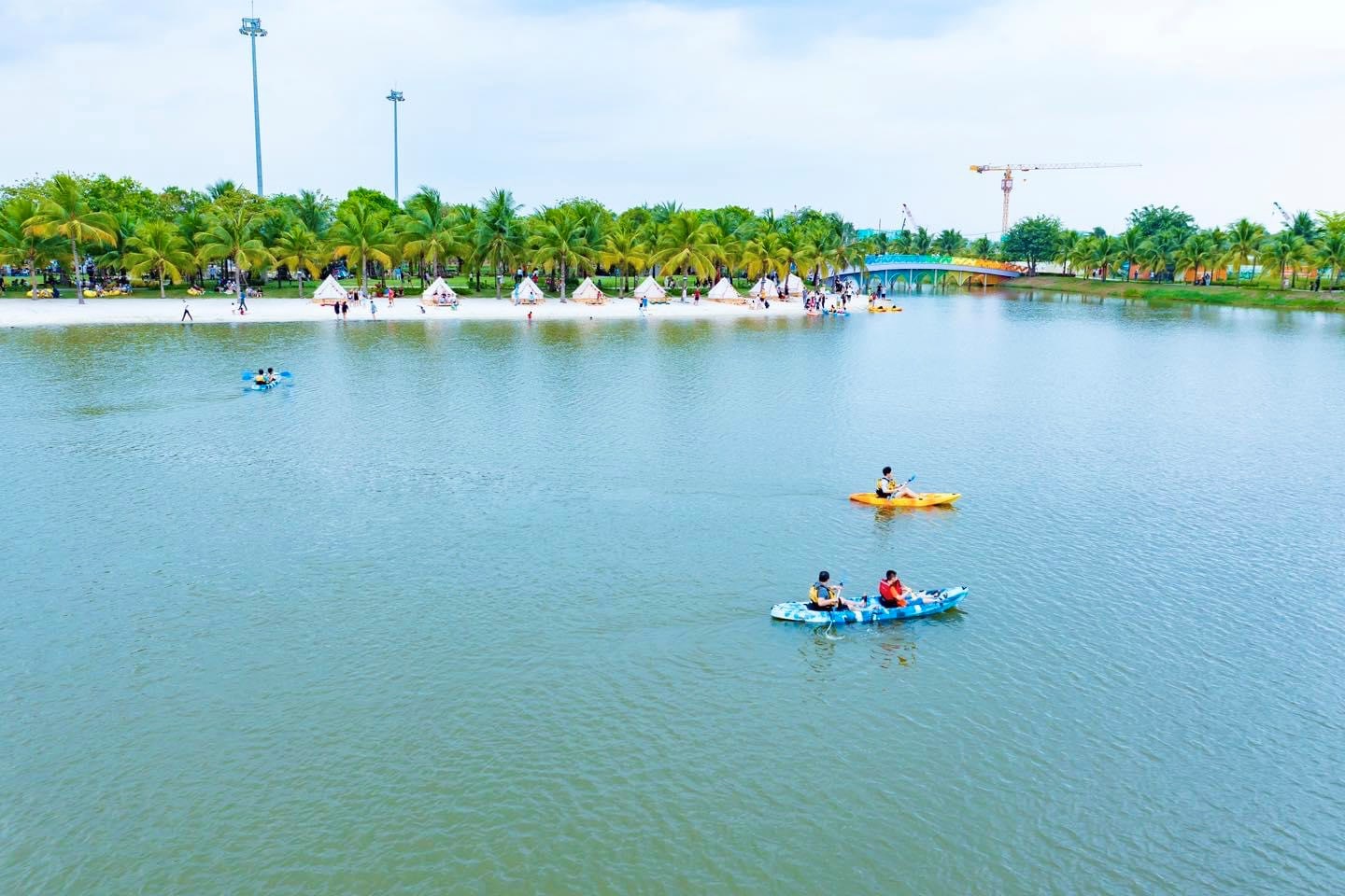 chèo thuyền kayak tại công viên Ánh Sáng