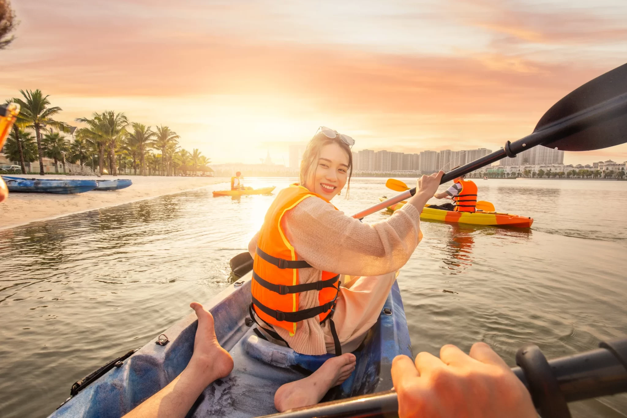 Chèo thuyền Kayak tại hồ Ngọc Trai