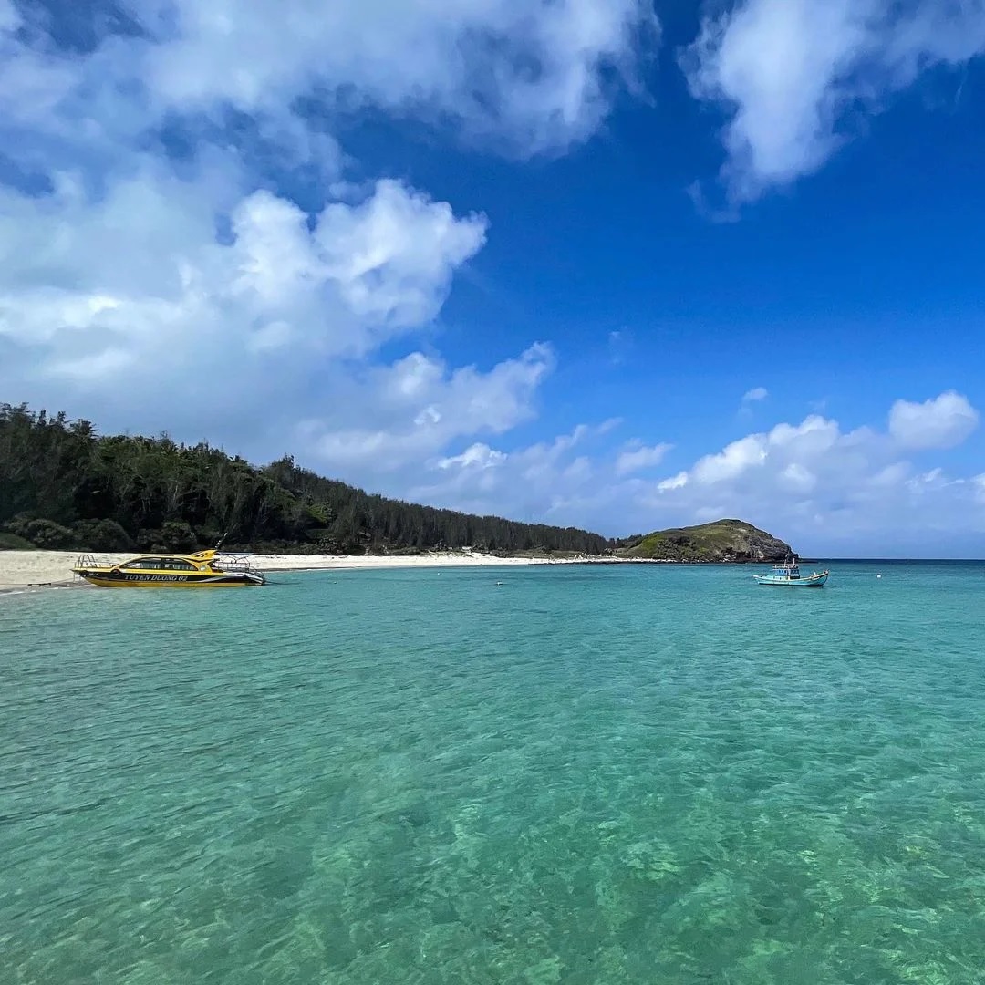 Hòn Tranh tuyệt đẹp thu hút khách du lịch