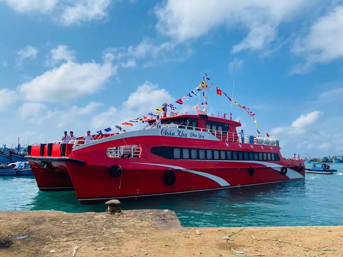Tàu cao tốc Chấn Kha Phú Quý
