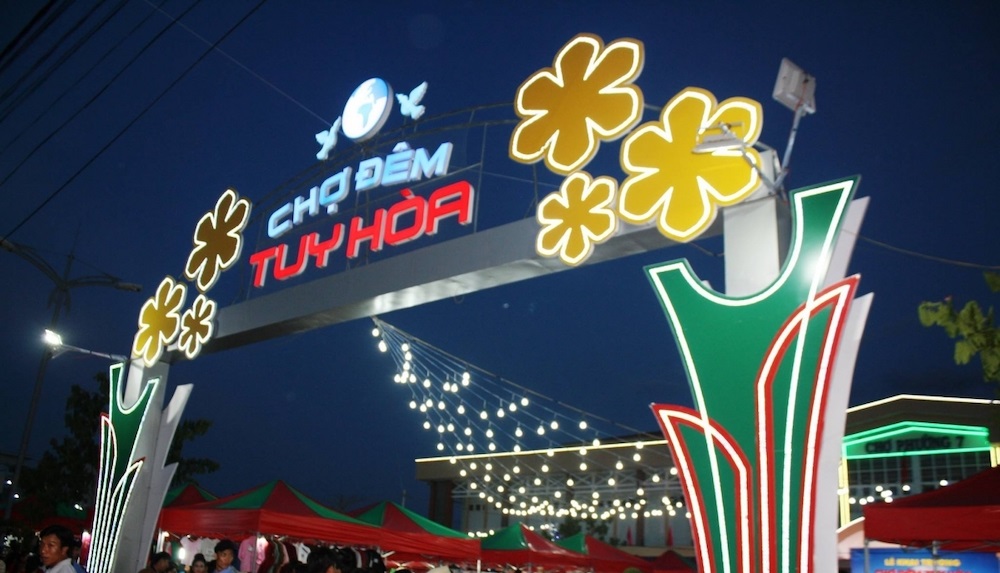 Khám phá bức tranh văn hóa độc đáo và bắt đầu hành trình đáng nhớ tại chợ đêm Tuy Hòa 