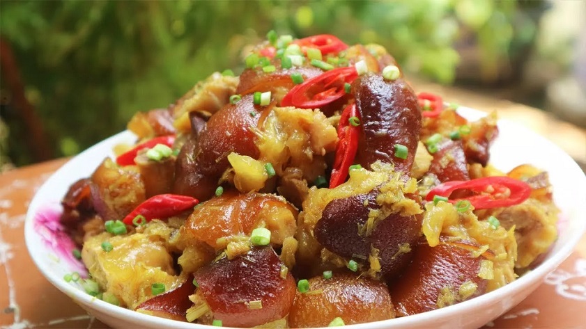 Chợ Hàng Bè Thịt giả cầy là một trong những món ăn đặc sắc nhất của “chợ nhà giàu”