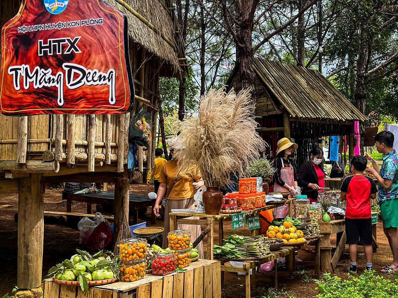 Chợ Măng Đen Trải nghiệm và mua bán tại chợ Măng Đen