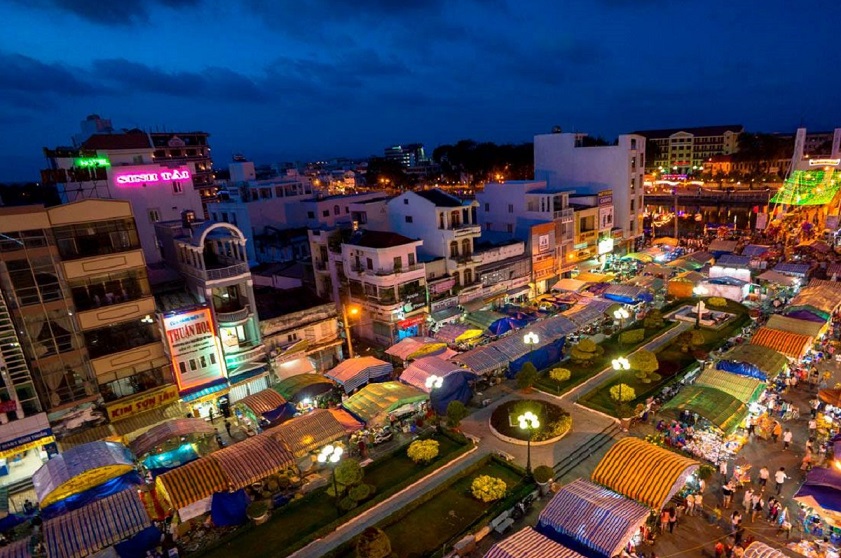 Chợ Phan Thiết Toàn cảnh chợ đêm Phan Thiết – Địa điểm vui chơi buổi tối thu hút du khách