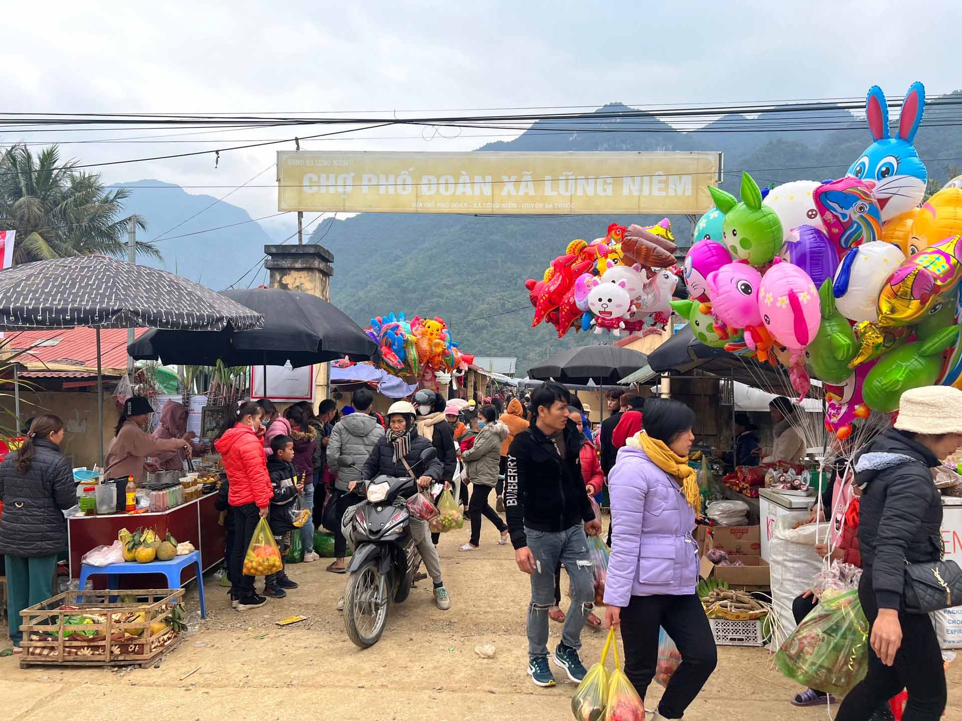 Pù Luông Chợ phiên Phố Đoàn