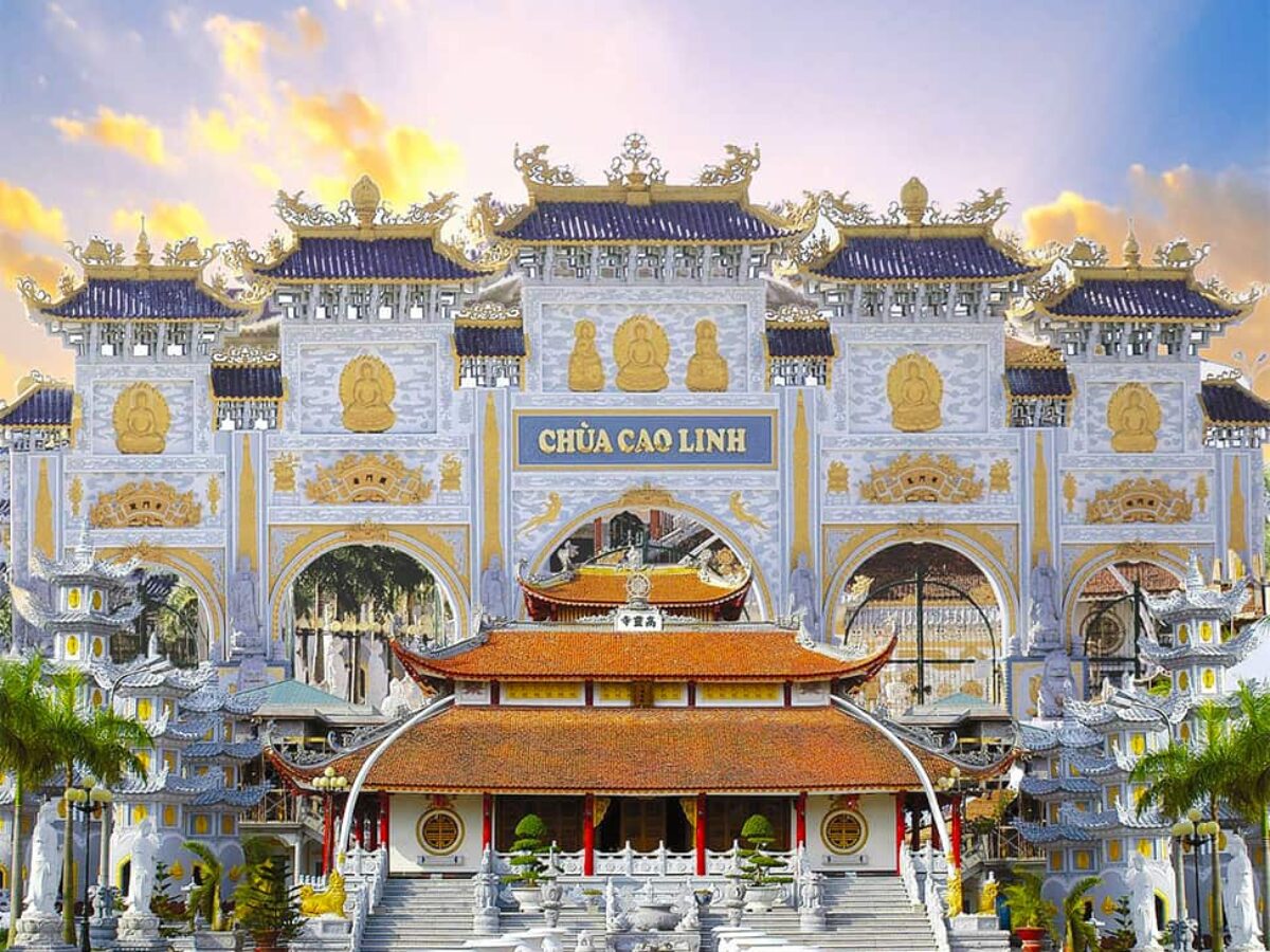 Du khách nên đến tham quan chùa vào buổi sáng