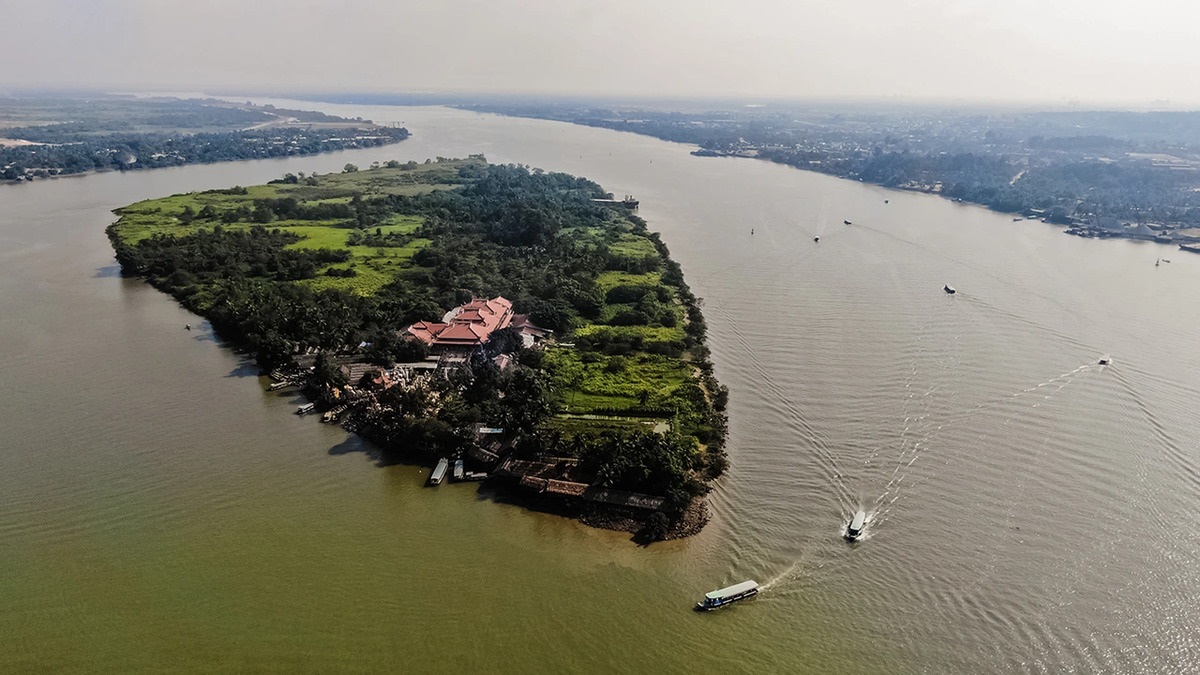 chùa Châu Đốc 3 Toàn cảnh chùa Châu Đốc 3 từ trên cao