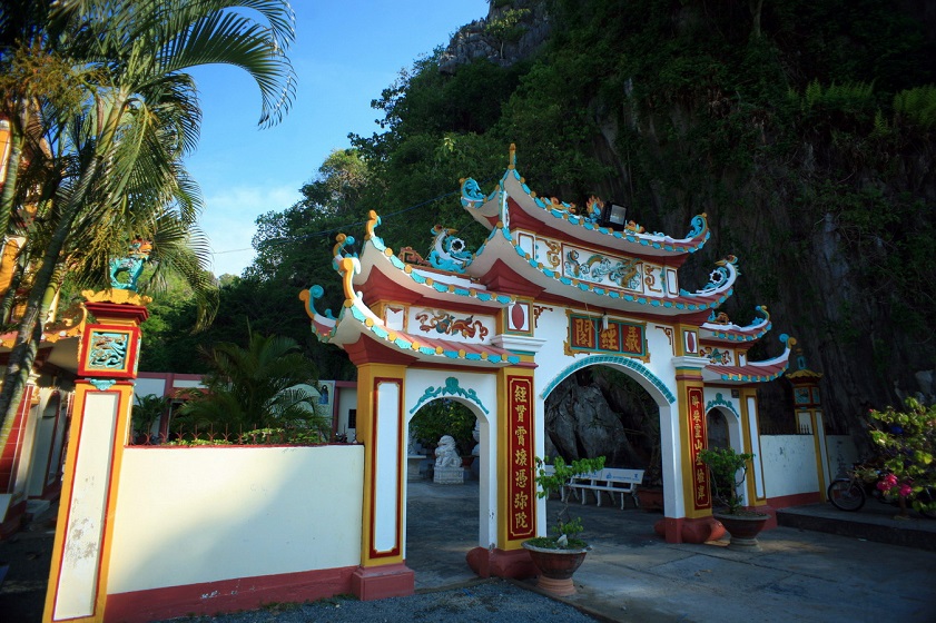 Chùa Hà Tiên Chùa Hang - nơi thờ công chúa Ngọc Tuyền