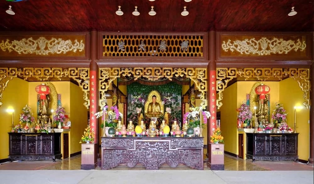 Chánh điện chùa Linh Quang Đà Lạt