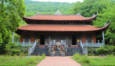 Vãn cảnh chùa Lôi Âm – ngôi chùa cổ nổi tiếng linh thiêng ở Quảng Ninh