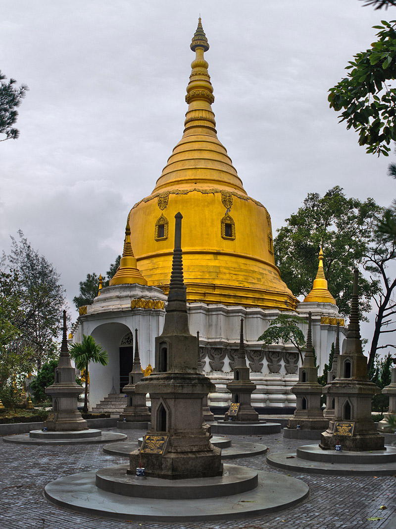 Chùa được thiết kế theo phong cách truyền thống của các nước Phật giáo