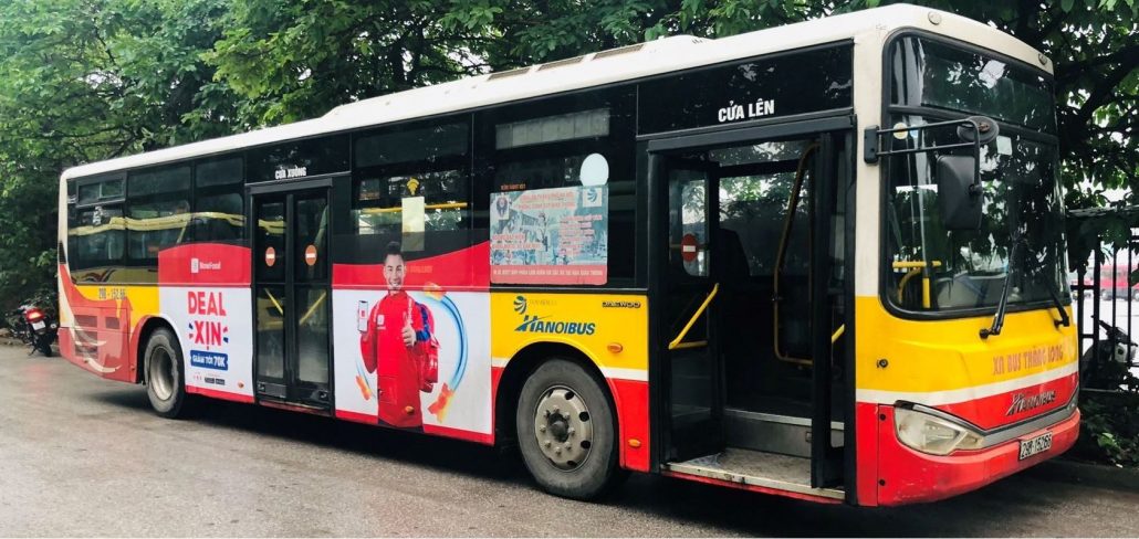 Chùa Thầy Xe bus là phương tiện di chuyển đến chùa Thầy an toàn, tiết kiệm