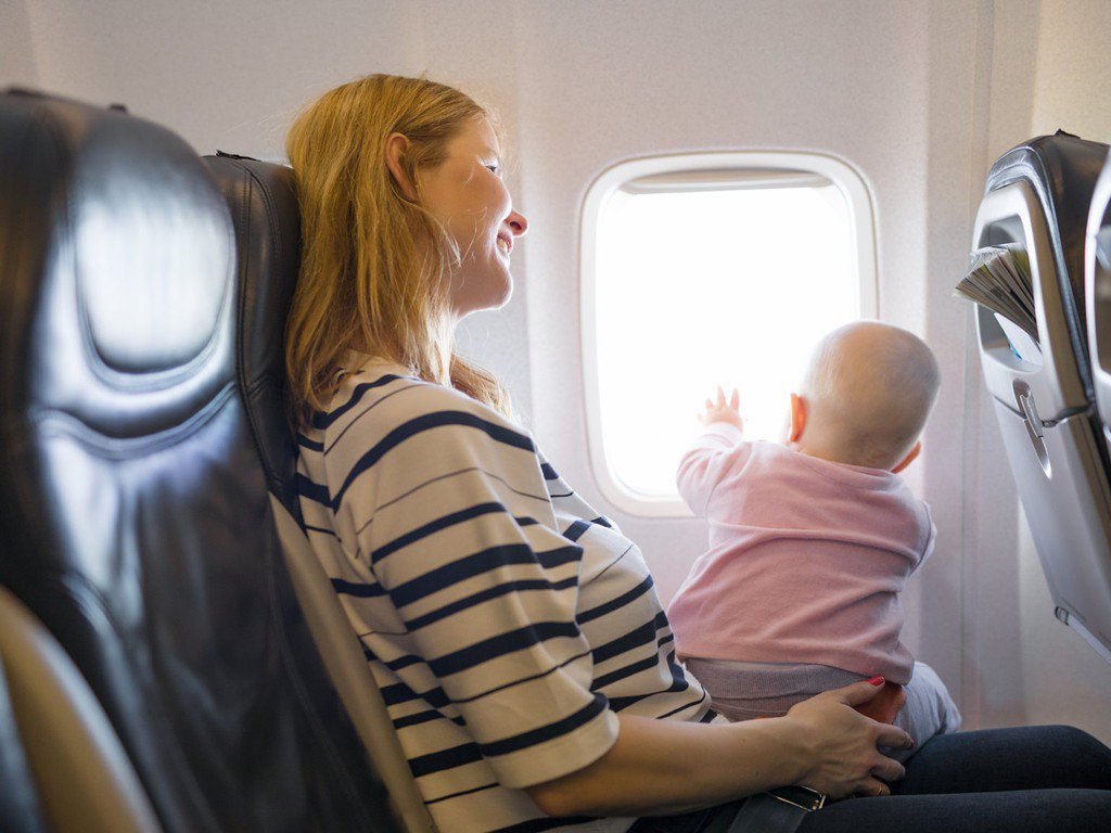 Du khách cần lưu ý một vài vấn đề khi cho bé đi máy bay 