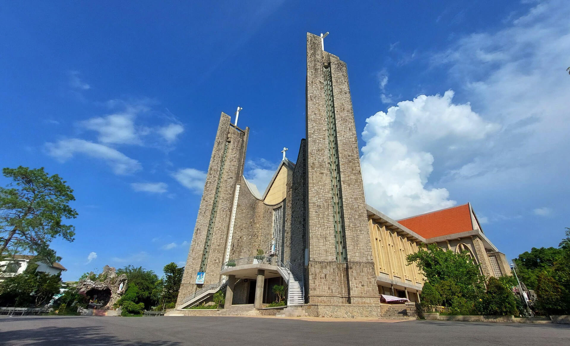 Churches in Vietnam