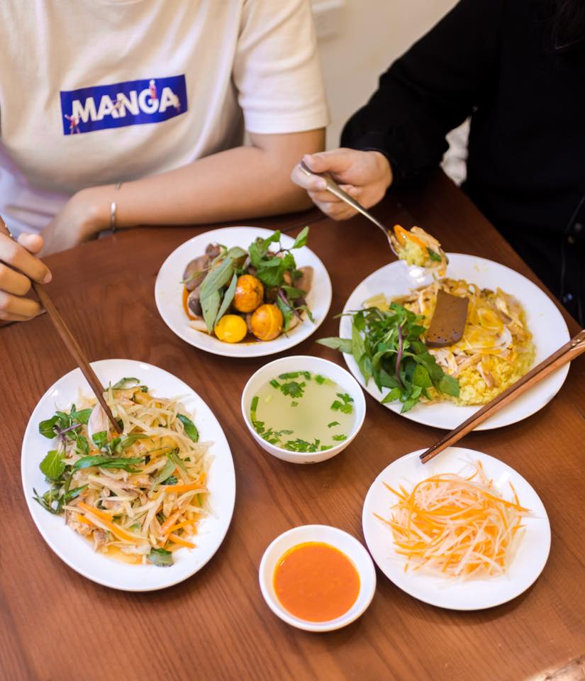 Cơm gà bà Buội Hội An