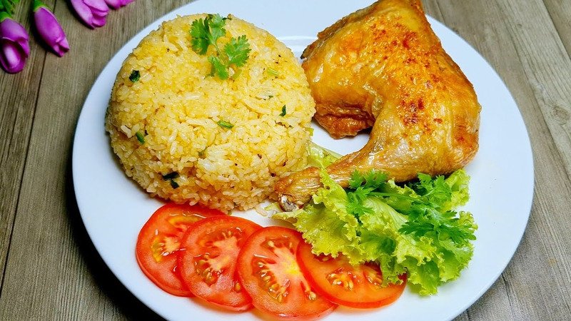 Chỉ từ 30.000 VNĐ cho một suất cơm gà đầy đặn