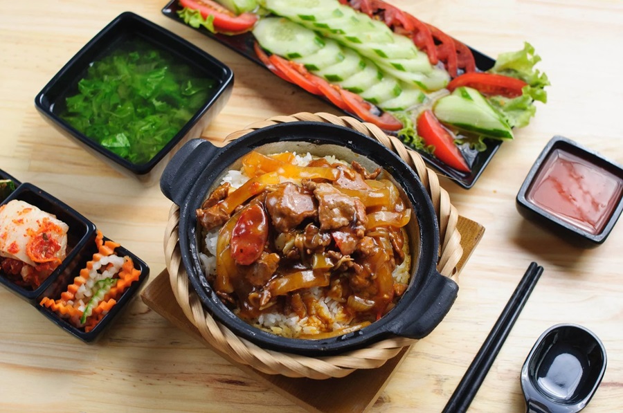 Khó ai có thể cưỡng lại niêu cơm thơm ngon này