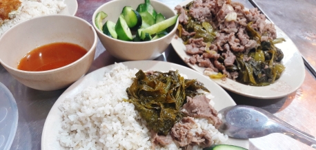 11 quán cơm rang dưa bò Hà Nội nổi tiếng được thực khách tấm tắc khen ngon