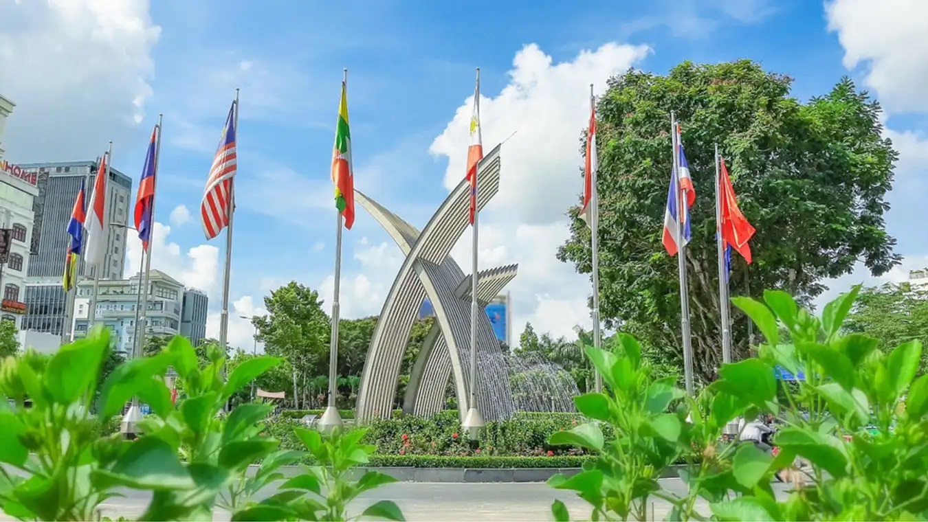 công viên Hoàng Văn Thụ Công viên trở thành một điểm đến quan trọng với vai trò giữ gìn cảnh quan xanh mát và trung tâm của nhiều hoạt động