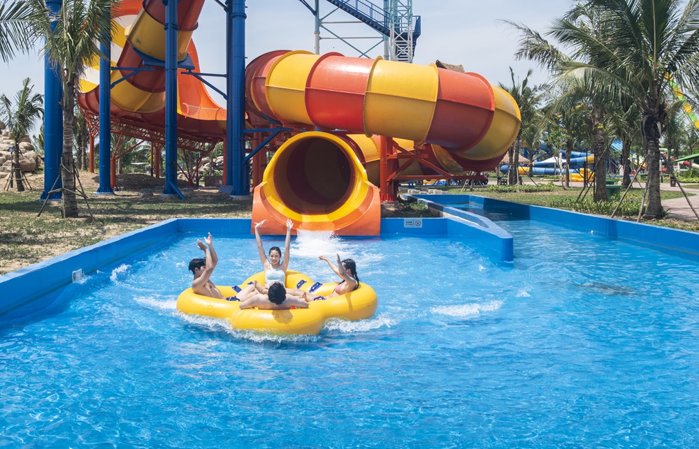 Công viên nước VinWonders Cửa Hội