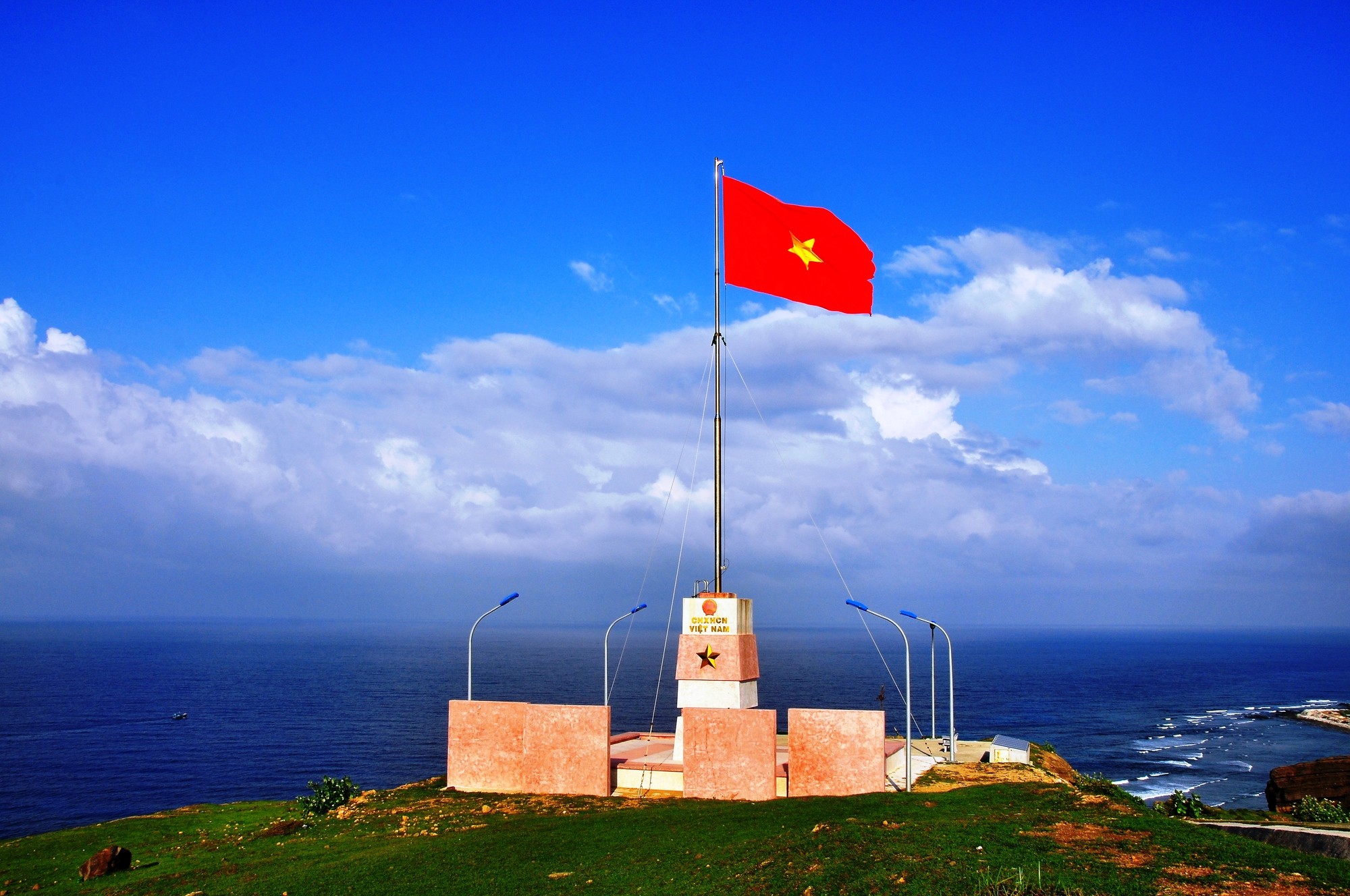 Cột cờ Tổ quốc đảo Lý Sơn