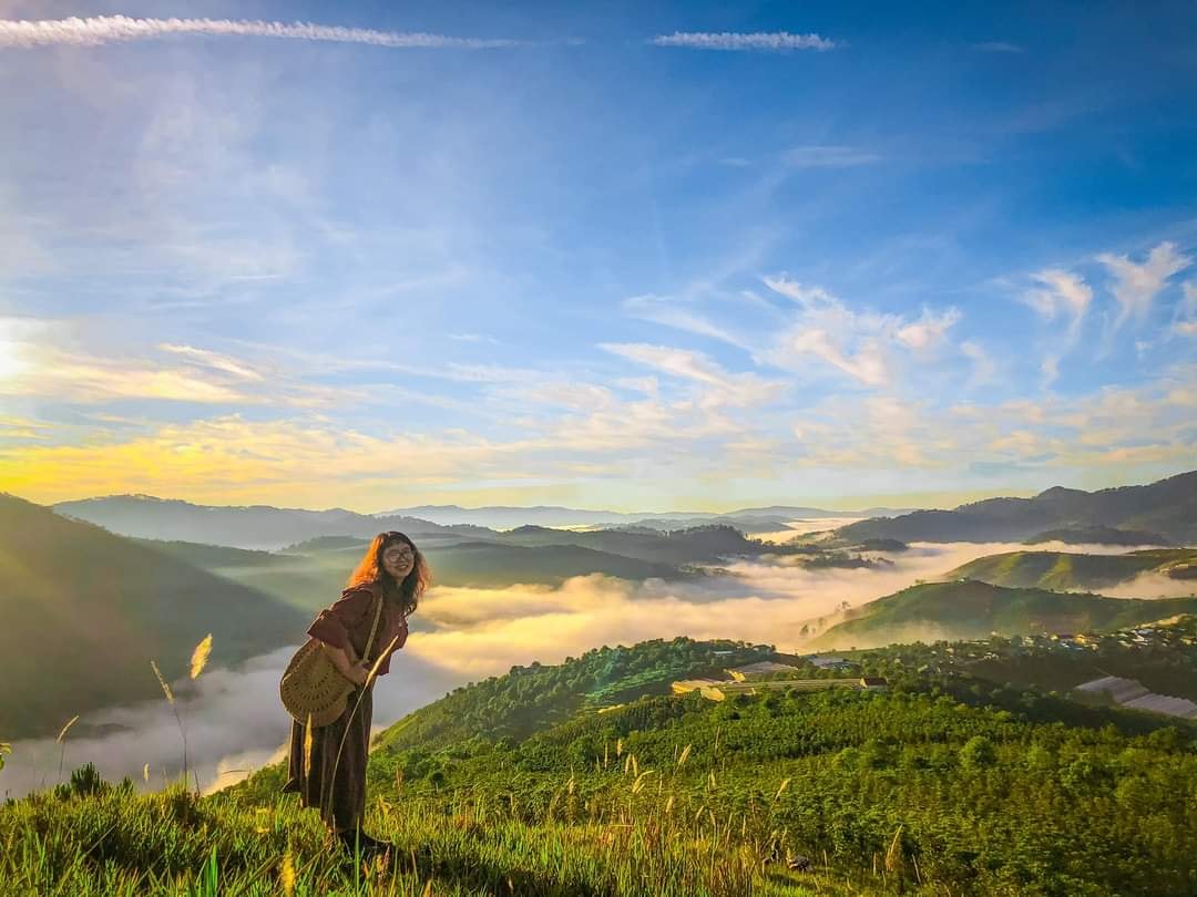 Để tránh bị lạnh khi du lịch Đà Lạt mùa khô bạn nên chuẩn bị đồ ấm mang theo