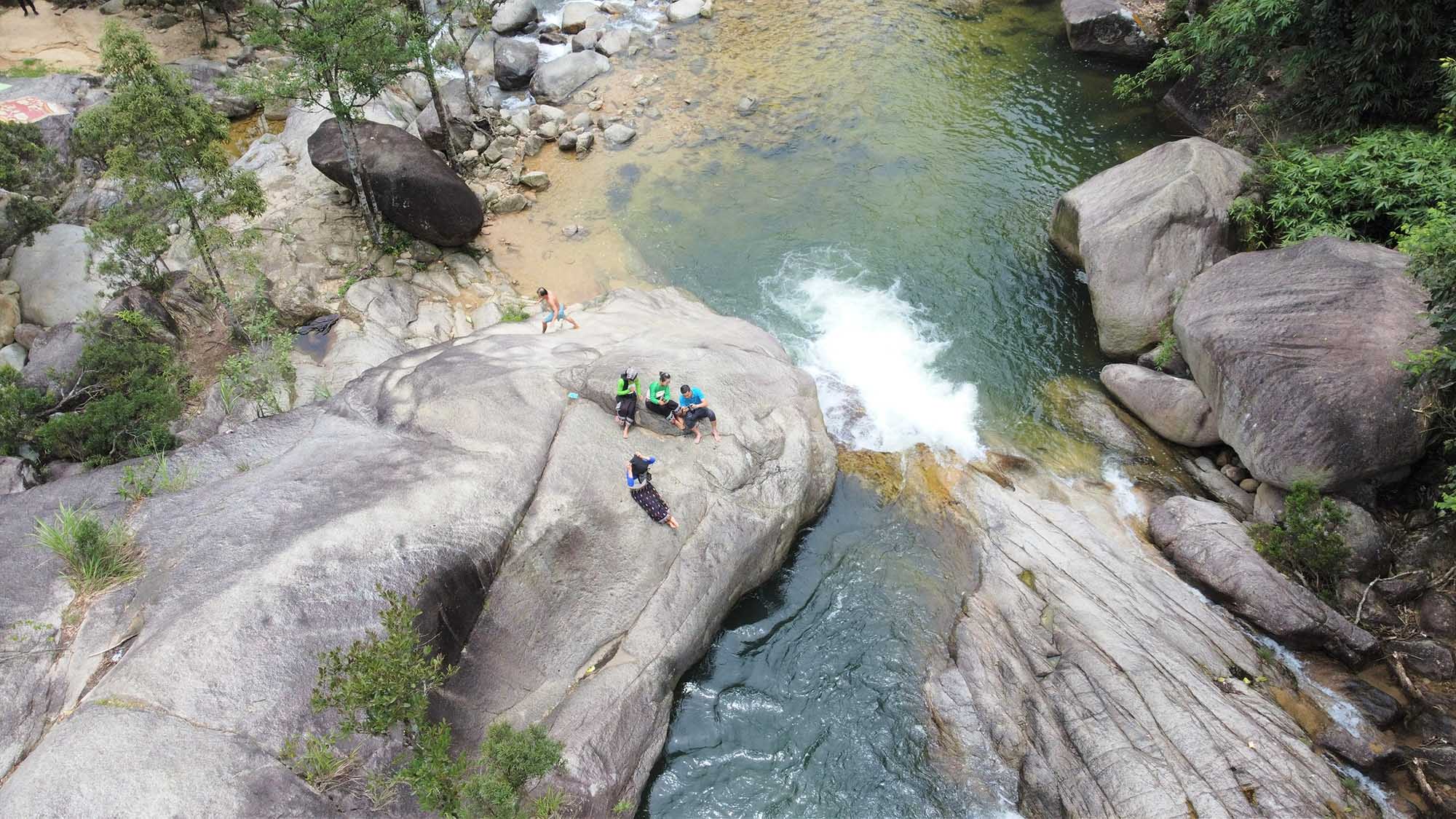 Dã ngoại tại thác Ma Hao