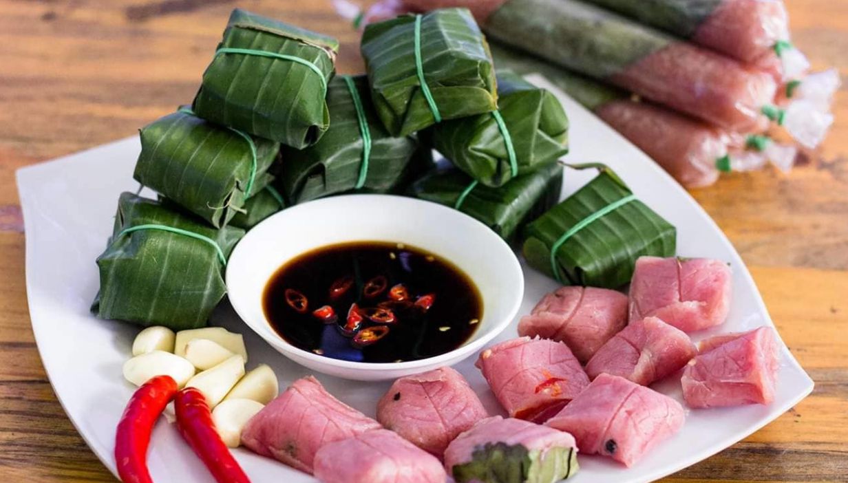 Nem chả Chợ Huyện - đặc sản Quy Nhơn Bình Định làm quà nổi tiếng