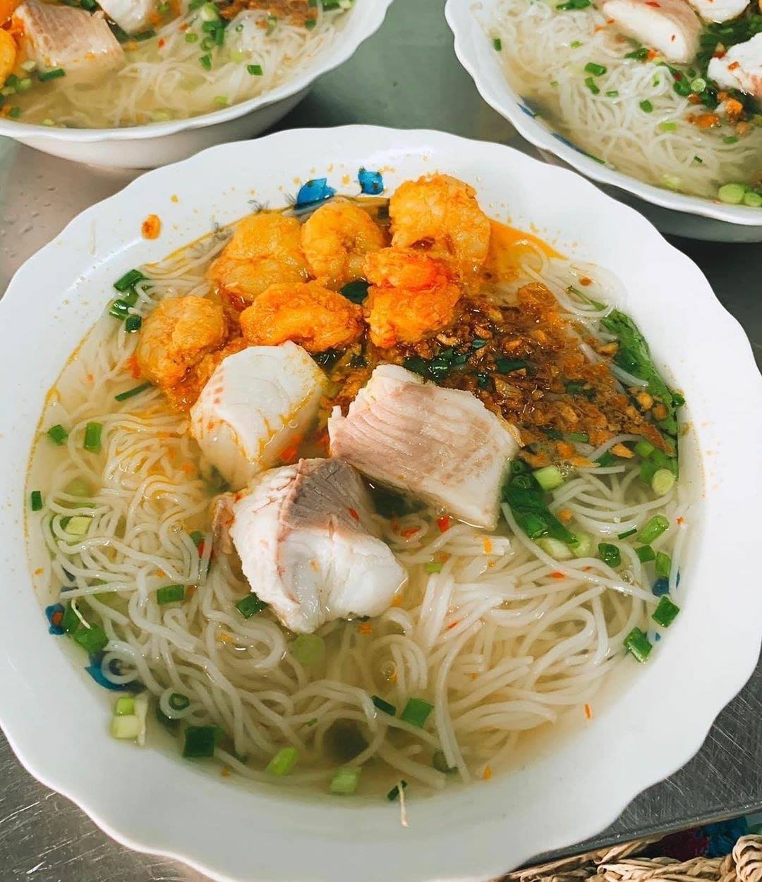 Đặc sản Rạch Giá Bát bún cá thơm ngon, hấp dẫn
