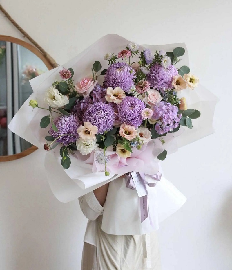 Đám cưới bạc là bao nhiêu năm Hoa cũng là một món quà lãng mạn cho ngày kỷ niệm cưới