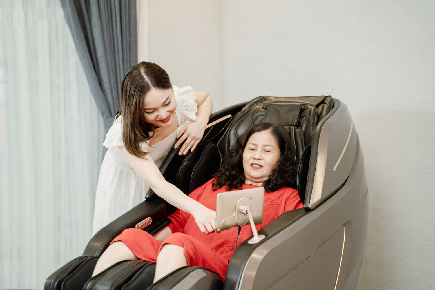 đám cưới kim cương là bao nhiêu năm Ghế massage là món quà ý nghĩa cho bố mẹ, ông bà trong ngày kỷ niệm