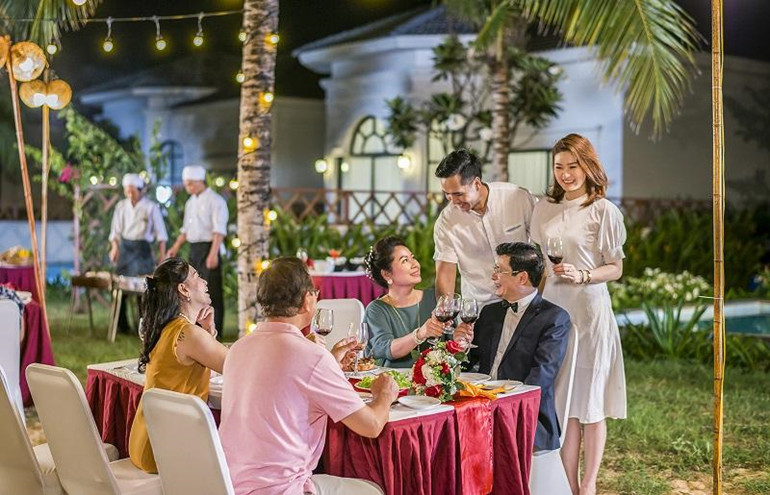 đám cưới kim cương là bao nhiêu năm Một chuyến du lịch là món quà kỷ niệm đám cưới kim cương ý nghĩa cho bố mẹ