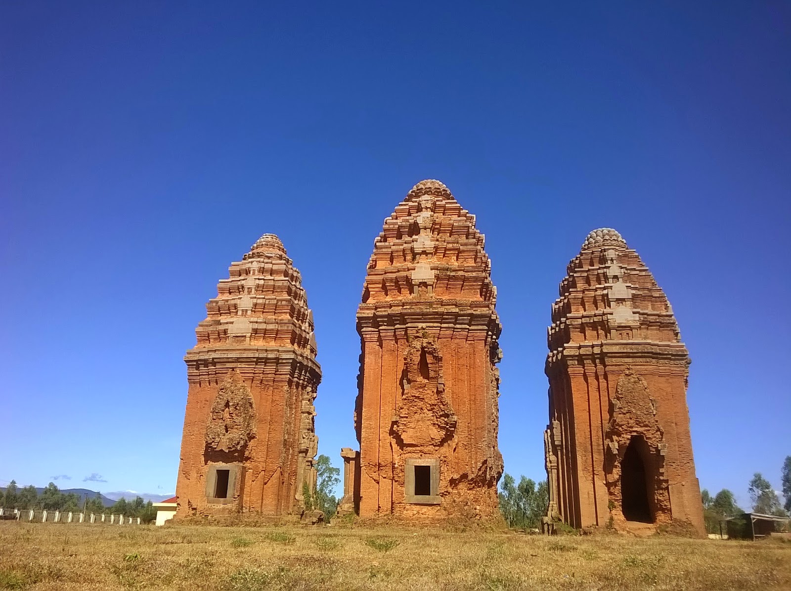 Tháp Dương Long thể hiện giá trị văn hoá, tâm linh và kiến trúc cổ xưa của người Champa