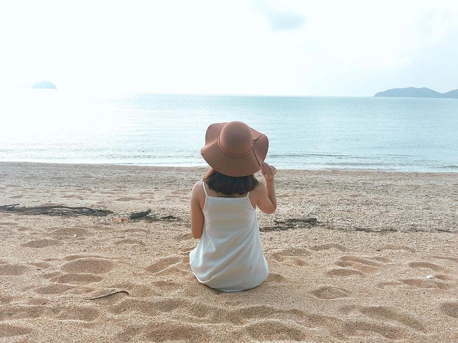 đảo Cái Chiên Lưu giữ kỷ niệm chuyến du lịch Cái Chiên qua những bức ảnh check in cùng biển xanh, cát trắng