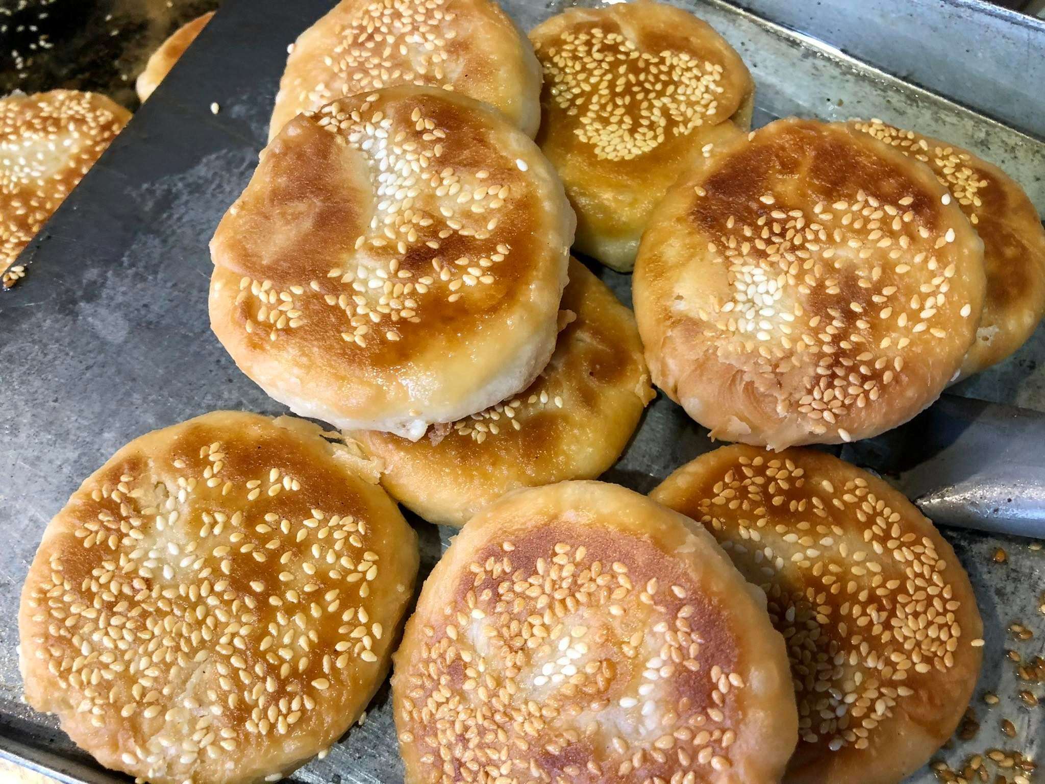 Đến chợ phiên Sa Pa ăn bánh hạt dẻ