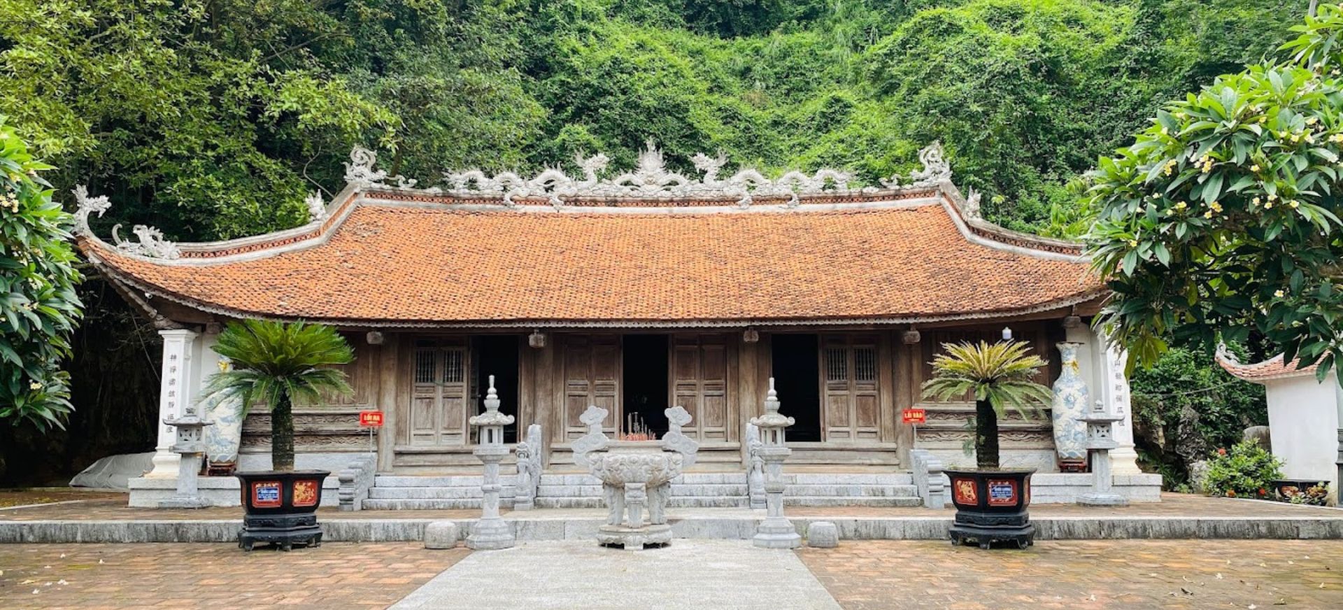 Đền thờ Mai An Tiêm