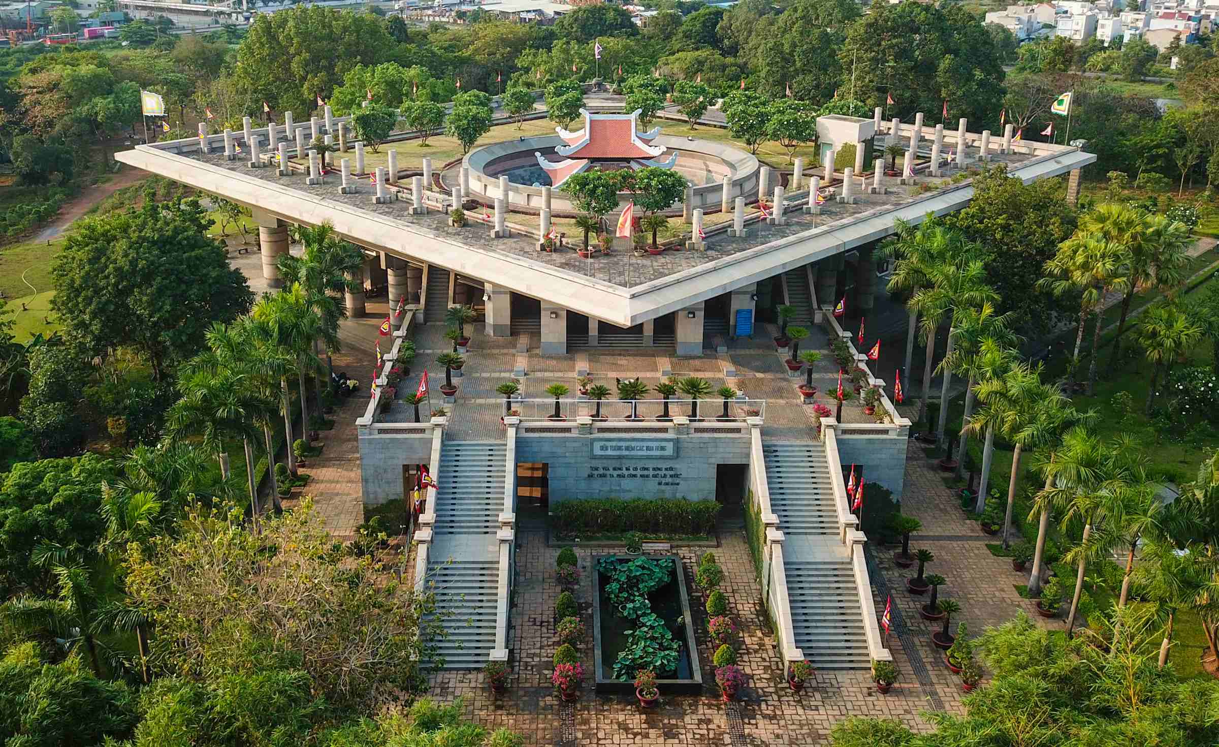 Đền tưởng niệm các vua Hùng