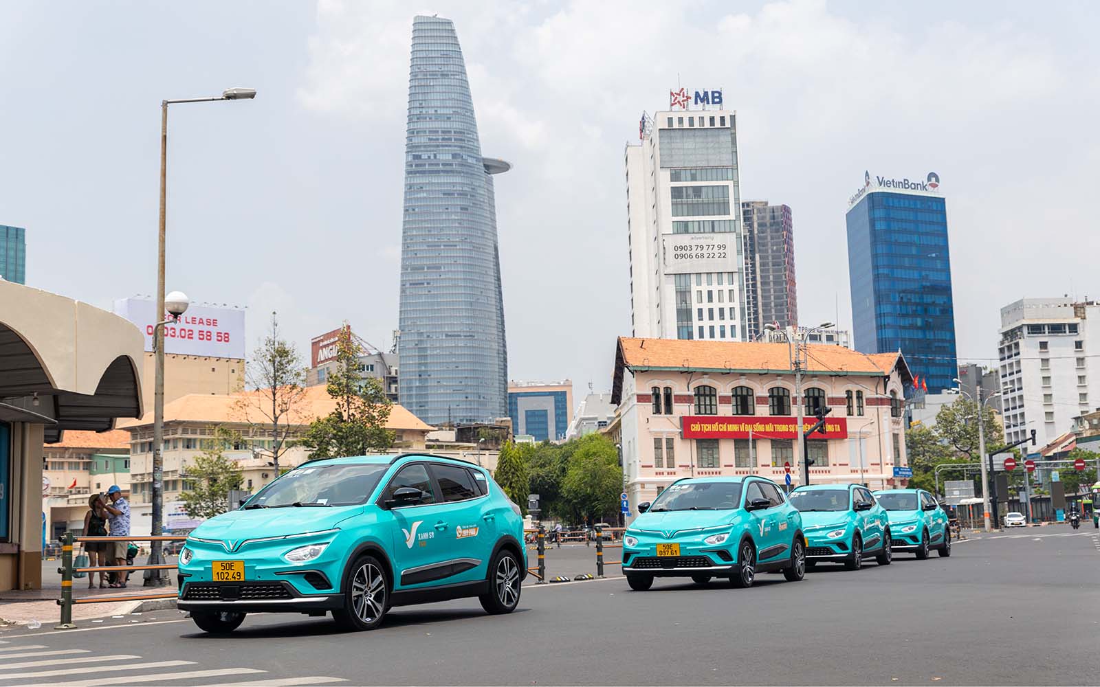 Đi cầu Sài Gòn bằng taxi Xanh SM 