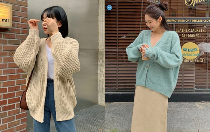 Áo cardigan mix cùng quần jean hoặc chân váy là outfit đơn giản, dễ mặc
